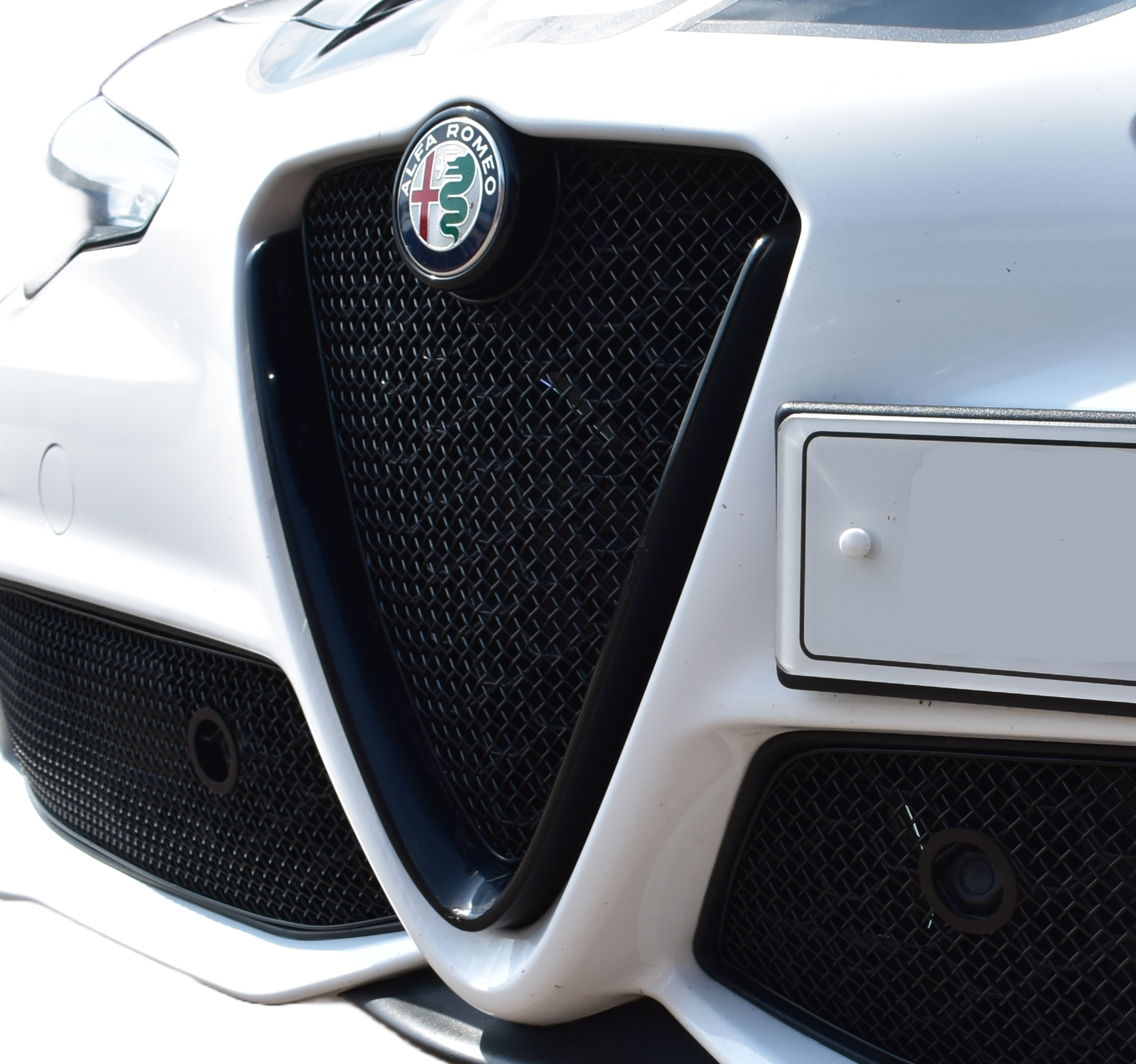 ZUNSPORT Black Front Centre Grille for Alfa Romeo Guilia 2016-23 ZAR102216B